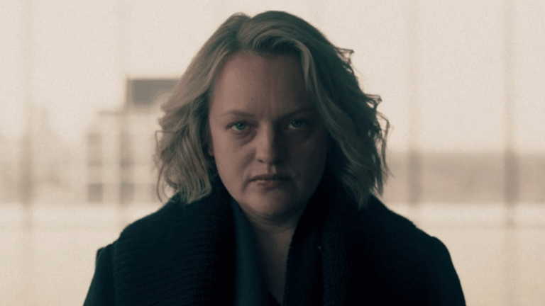 elisabeth moss em the handmaid's tale, june